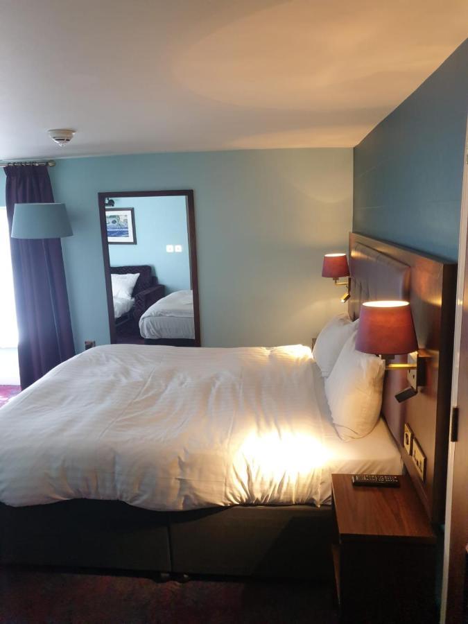 The Queen'S Head Wetherspoon Hotel Tavistock  Kültér fotó