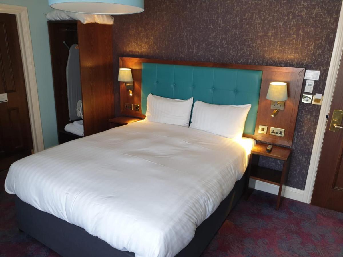 The Queen'S Head Wetherspoon Hotel Tavistock  Kültér fotó
