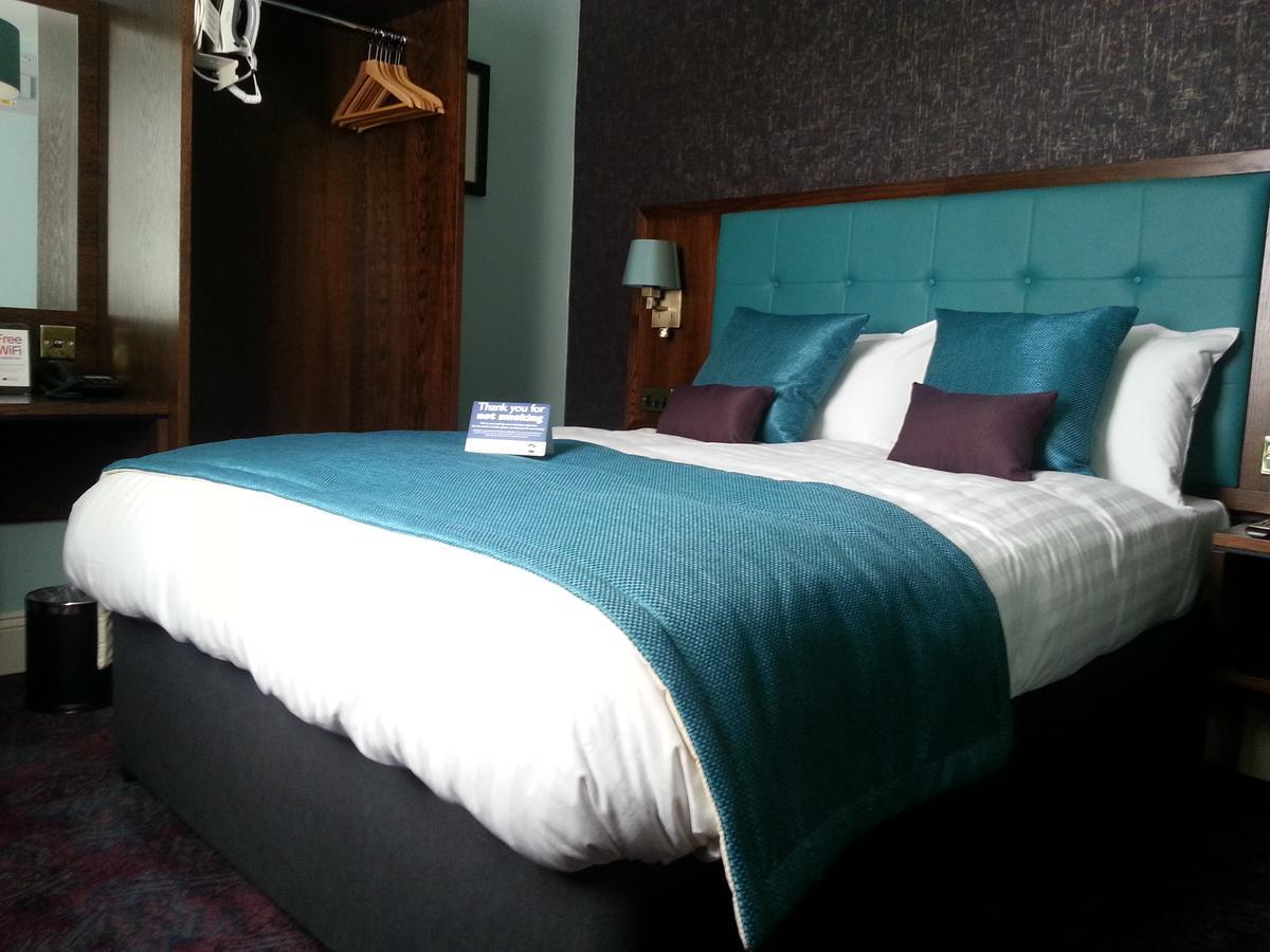 The Queen'S Head Wetherspoon Hotel Tavistock  Kültér fotó